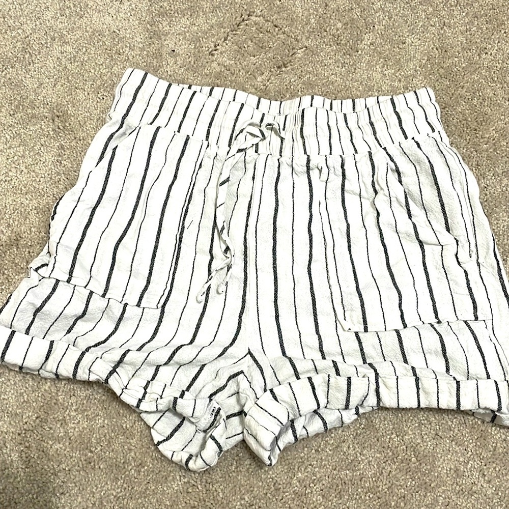 Cute striped Paper bag shorts!